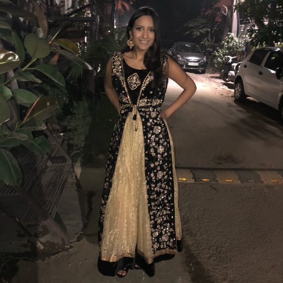 Heavy Indian Suit - Picture 2 of 2